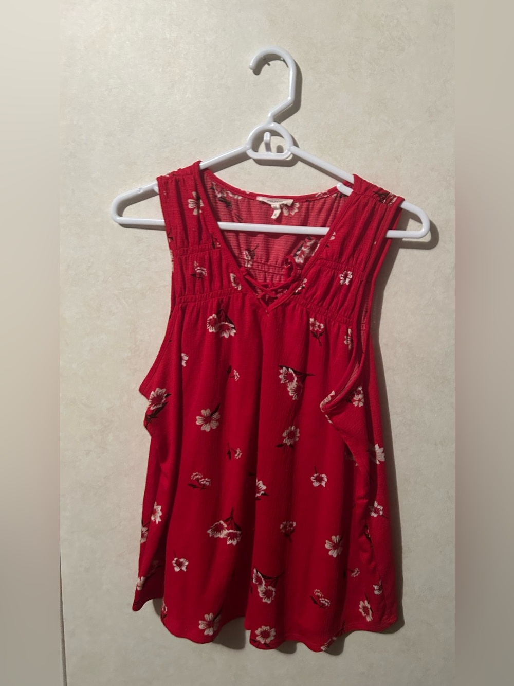 Maurices Tank Top Size XL Red Floral Lace Up Tie V Neck Stretch